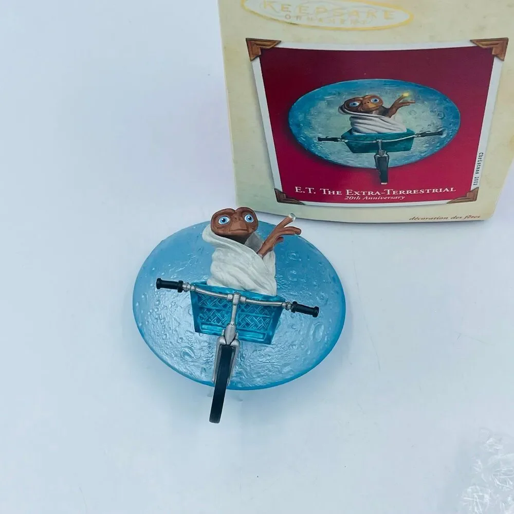 Hallmark Keepsake ET E.T. Extra Terrestrial 20th Anniversary Christmas Ornament